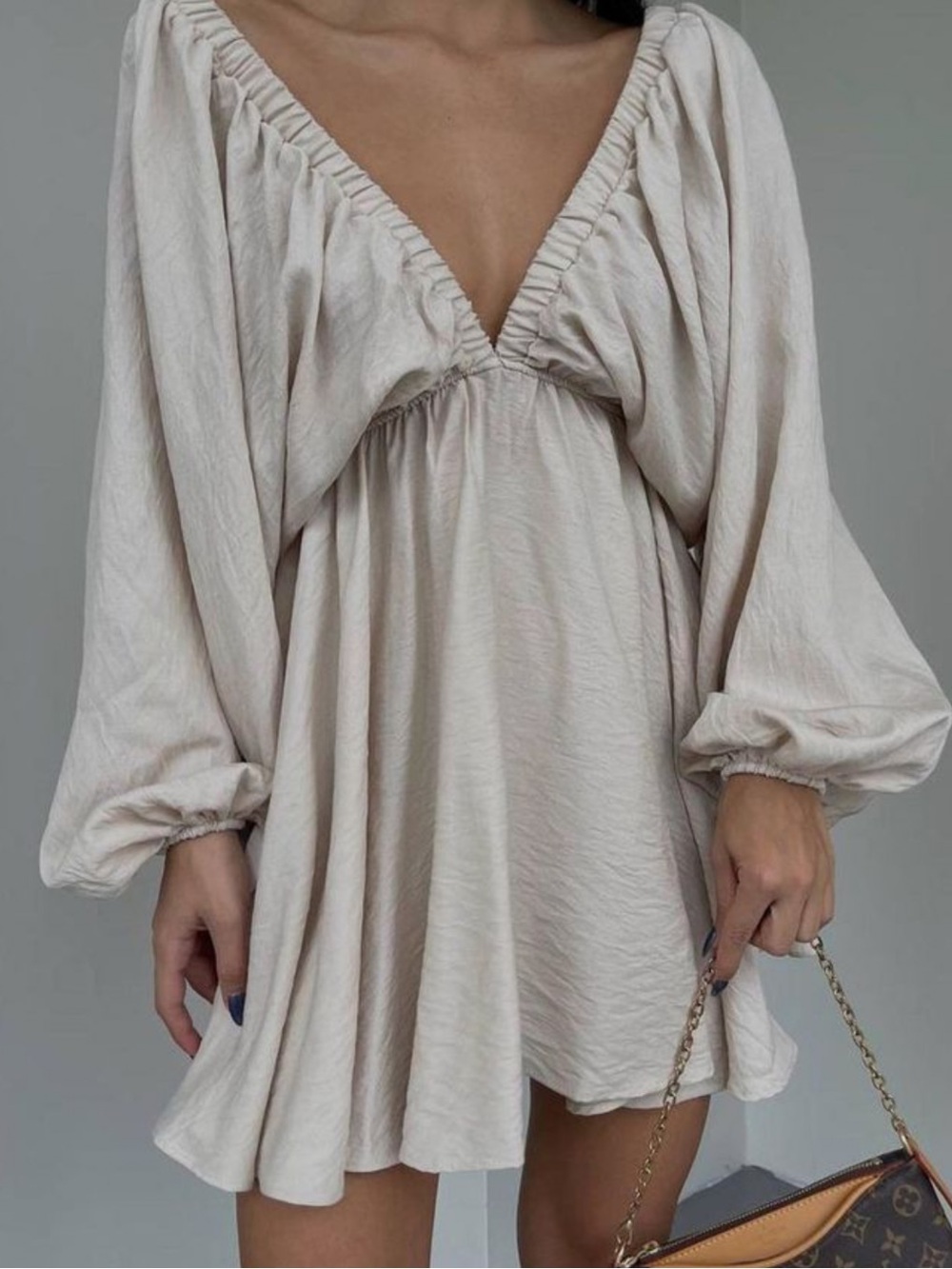 Women's Ivory V-Neck Long Sleeve Dress